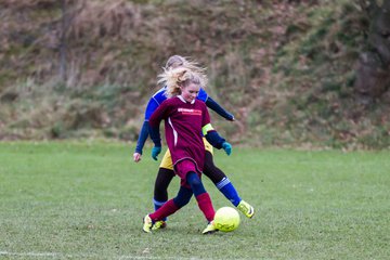Bild 141 - B-Juniorinnen TSV Gnutz o.W. - SV Henstedt Ulzburg II : Ergebnis: ca. 5:0